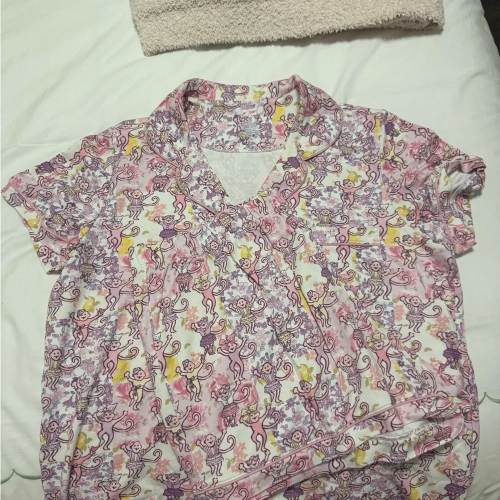 Loveshackfancy x Roller Rabbit PJs - Picture 2 of 4